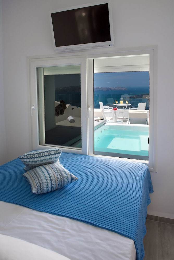 Villa Fira Deep Blue Suites