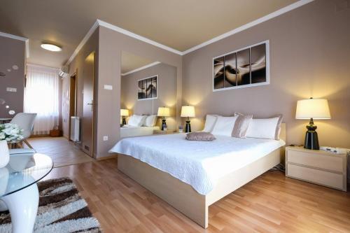 Nov�k Apartman