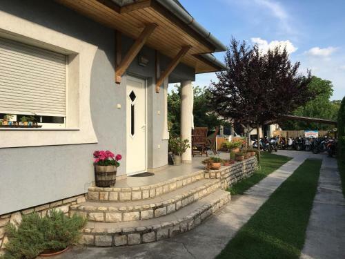 Hostal Brigitta Vend�gh�z