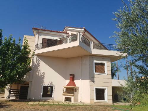 Dimitris Villa