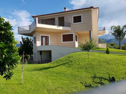 Dimitris Villa