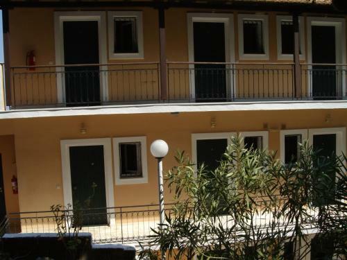 Spiros Apartments