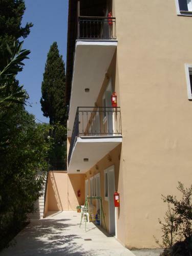 Spiros Apartments