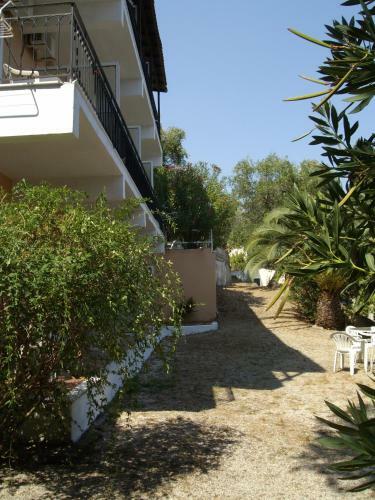 Spiros Apartments
