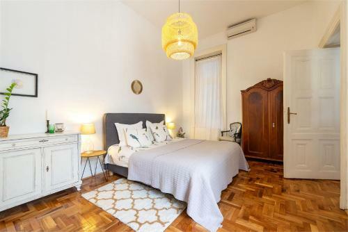 Sophie's Apartments