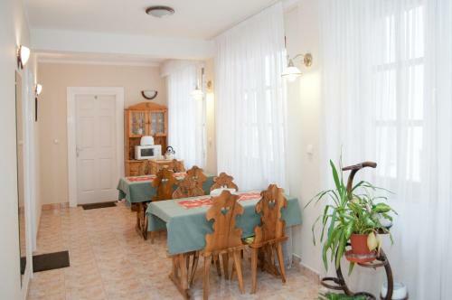 Apartments Yowan