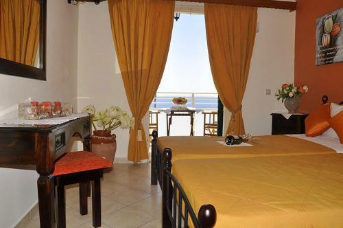 Mazis Apartments