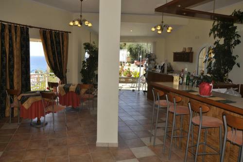 Mazis Apartments