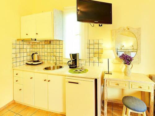 Alkyon Apartments & Villas Hotel