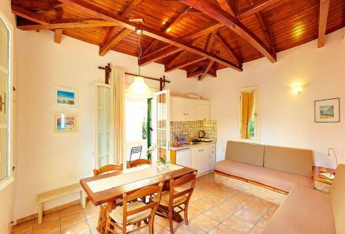 Alkyon Apartments & Villas Hotel