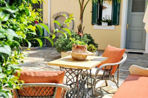 Alkyon Apartments & Villas Hotel
