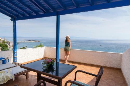 Eirini Plomariou Apartments