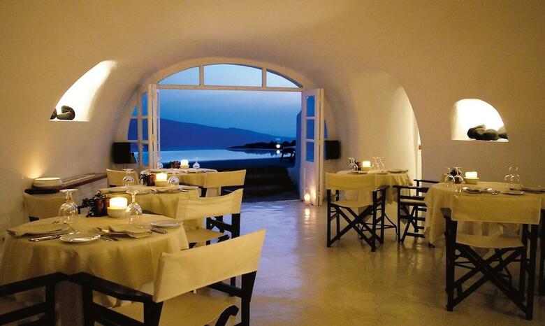 Perivolas Hotel