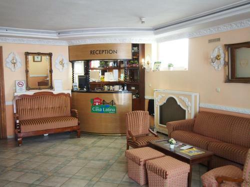 Hostal Hotel Casa Latina
