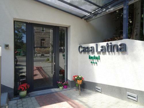 Hostal Hotel Casa Latina