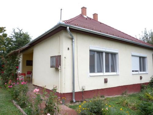 Apartamento Holiday Home Balatonbereny/balaton 18111