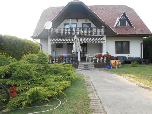 Simon Apartmanh�z Zam�rdi