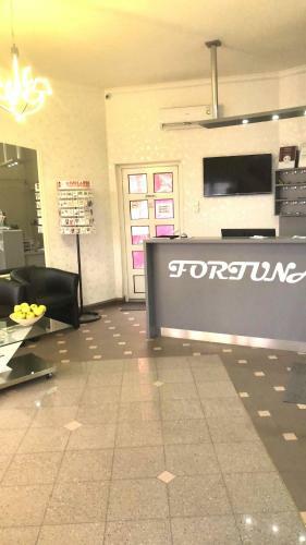 Hostal Fortuna Hotel And Restaurant