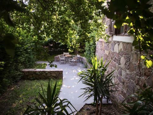 Olive Press Hotel & Apartments