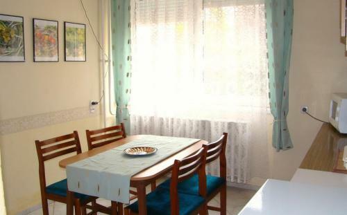 Napf�ny Apartmanh�z