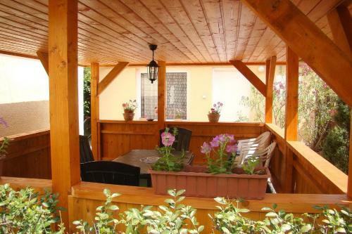 Napf�ny Apartmanh�z