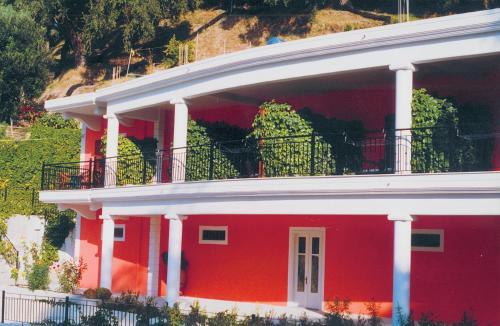 Nikas Villa Orange Apartments