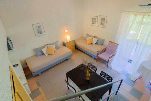 Lefkes Apartments