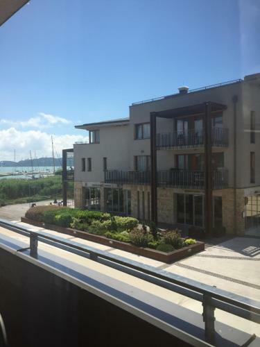 Silver Apartman