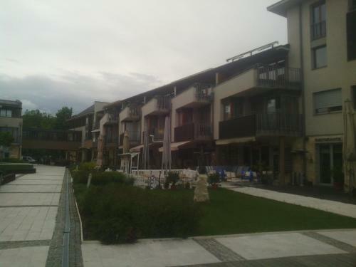 Silver Apartman