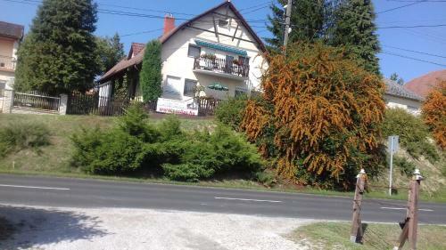Holiday Apartmanh�z