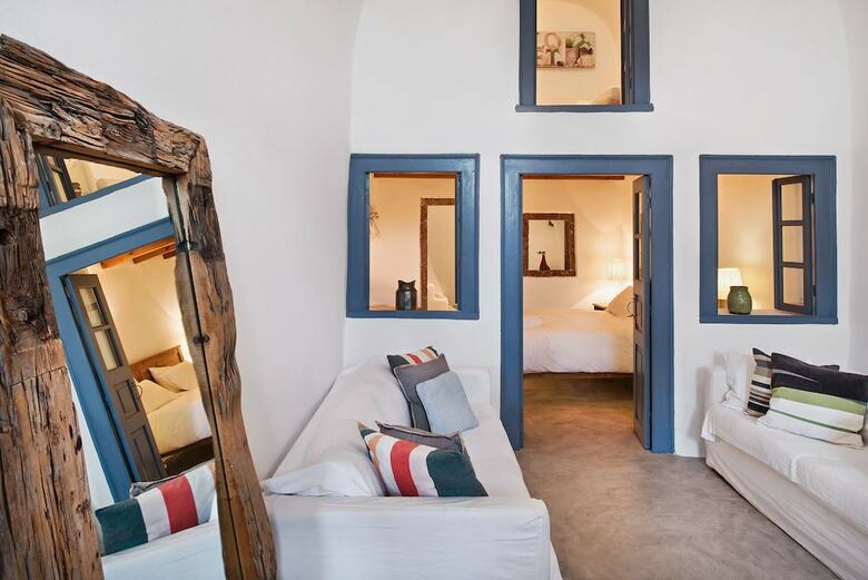 Lucky Homes - Oia