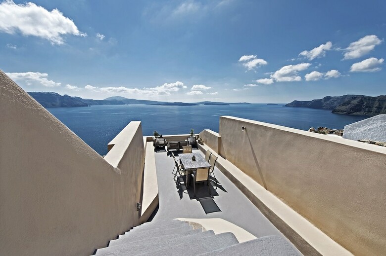 Lucky Homes - Oia