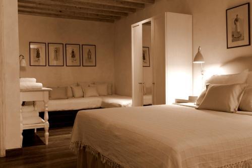 Hostal La Maison Kalogera