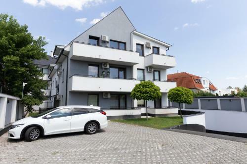 Art Apartments