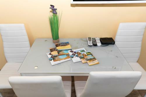 Art Apartments