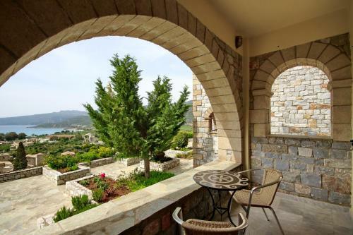 Vardia Hotel