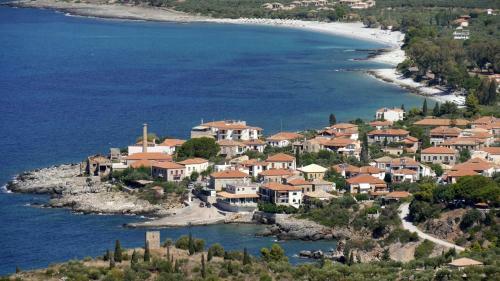 Vardia Hotel
