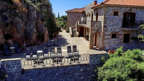 Vardia Hotel
