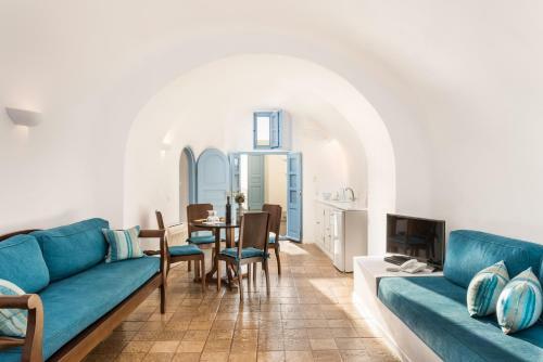 Aparthotel Pantelia Suites