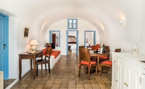Aparthotel Pantelia Suites
