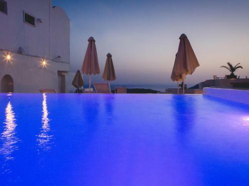 Aparthotel Pantelia Suites
