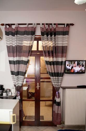 Hostal Enetiko Rooms
