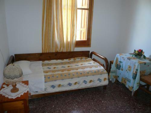 Hostal Liossis Rooms & Apartments