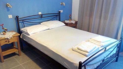 Hostal Liossis Rooms & Apartments