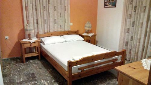 Hostal Liossis Rooms & Apartments