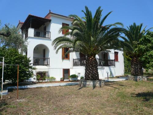 Hostal Liossis Rooms & Apartments