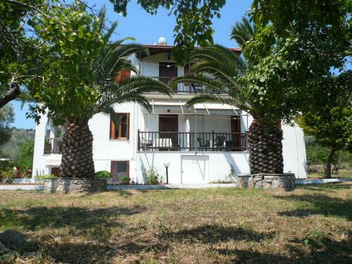 Hostal Liossis Rooms & Apartments