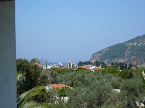 Hostal Liossis Rooms & Apartments