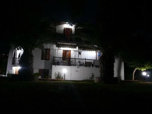 Hostal Liossis Rooms & Apartments