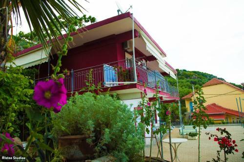 Hostal Studios Ristas Kostas